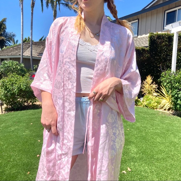 🚫SOLD🚫Pastel pink 80s floral robe - Picture 2 of 9